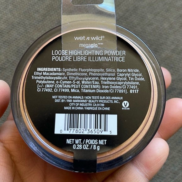 NWT Wet n Wild MEGAGLO LOOSE HIGHLIGHTING POWDER - ALL GLOWN UP - Picture 3 of 6
